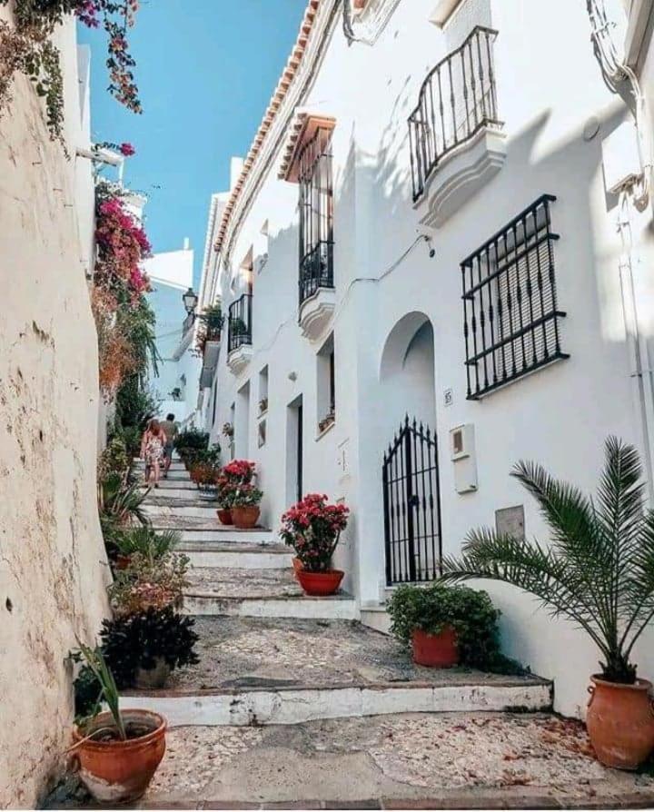 Beautiful Apartment In Duquesa Suites And Gardens Castillo de Sabinillas Exterior foto